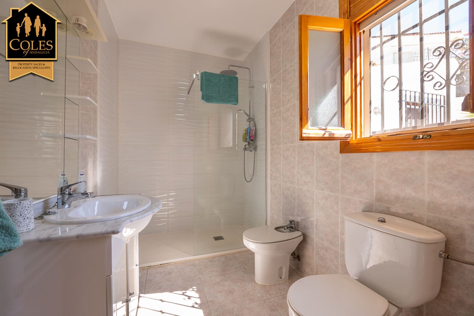 4 bedroom Villa for sale in Arboleas with pool garage - € 299,999 (Ref: 10124728)