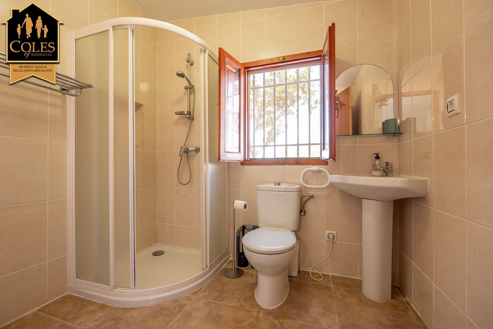 4 bedroom Villa for sale in Arboleas with pool garage - € 299,999 (Ref: 10124728)