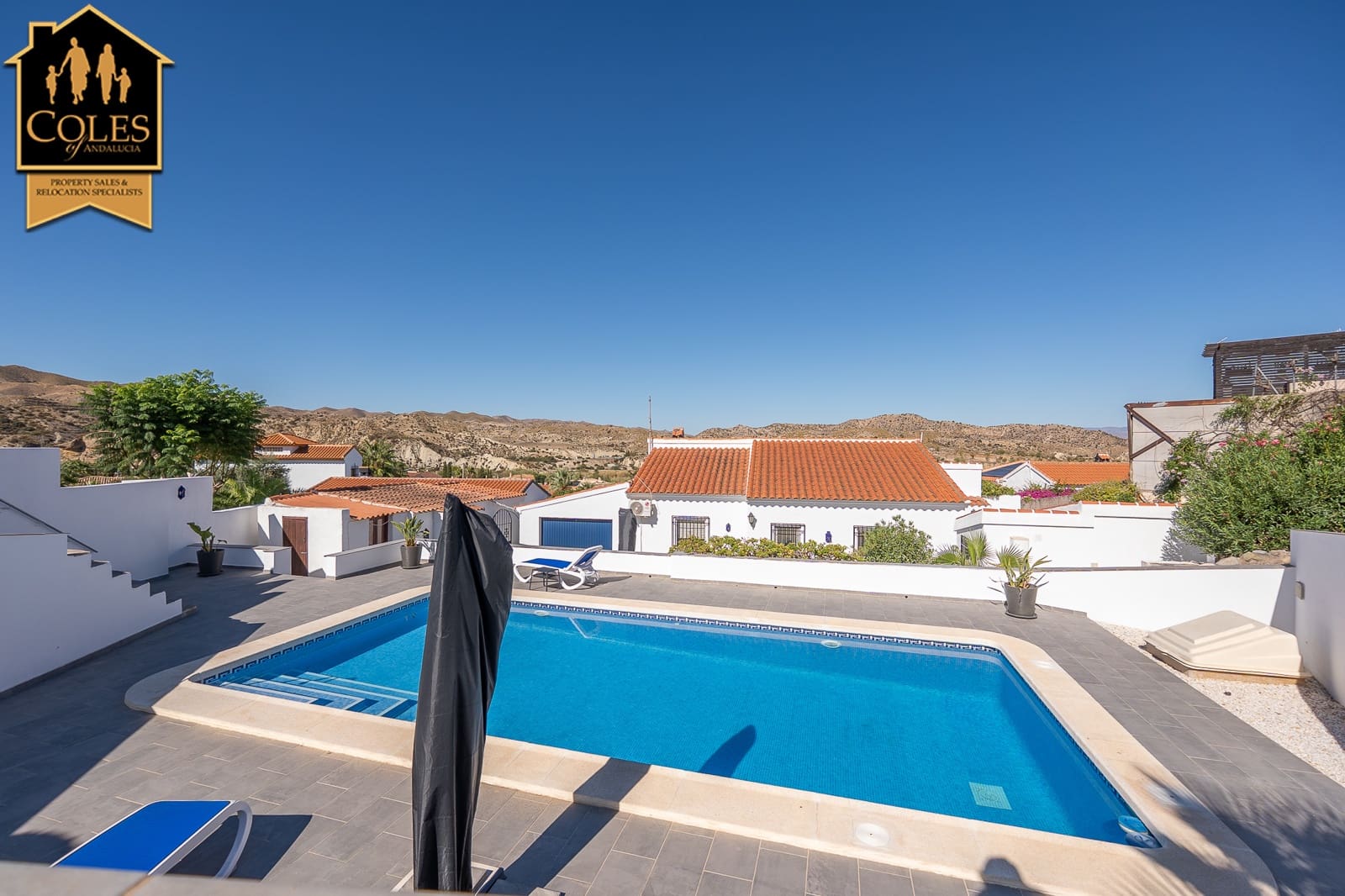 4 bedroom Villa for sale in Arboleas with pool garage - € 299,999 (Ref: 10124728)