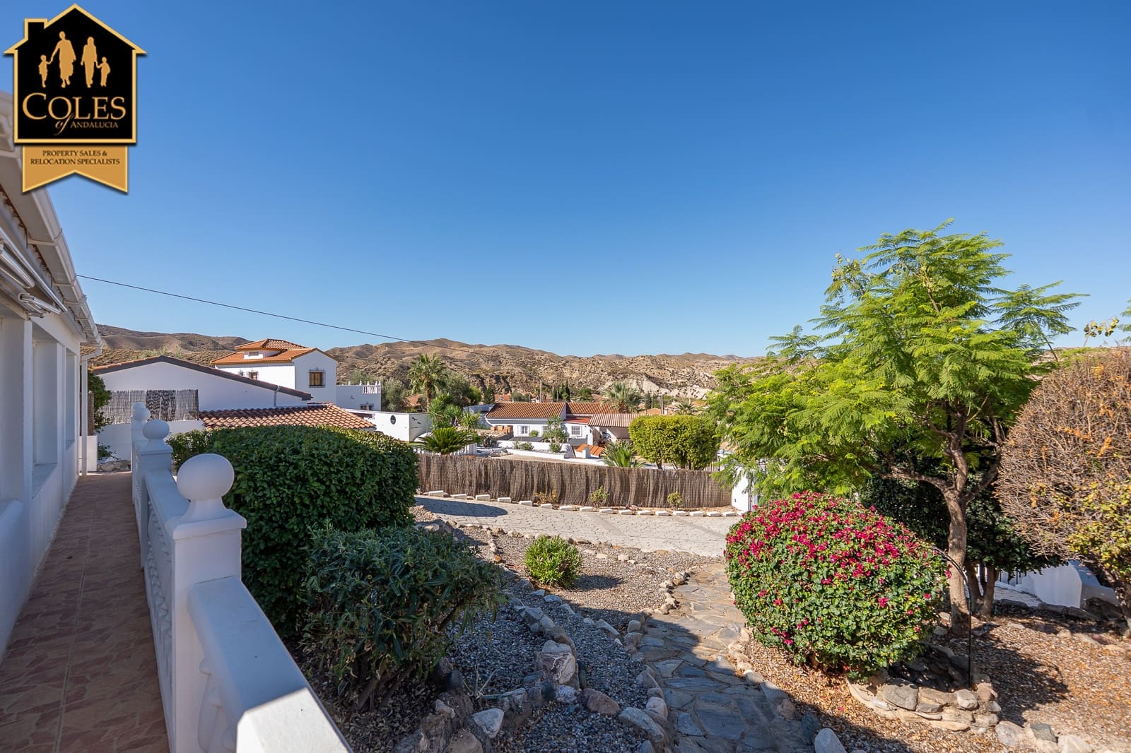 4 bedroom Villa for sale in Arboleas with pool garage - € 299,999 (Ref: 10124728)