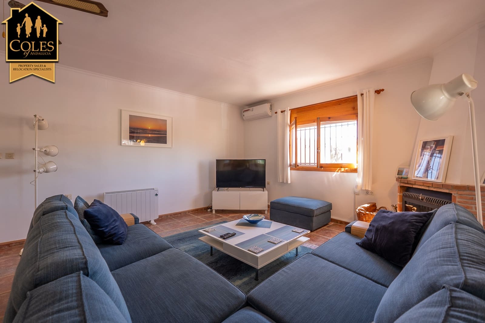 4 bedroom Villa for sale in Arboleas with pool garage - € 299,999 (Ref: 10124728)