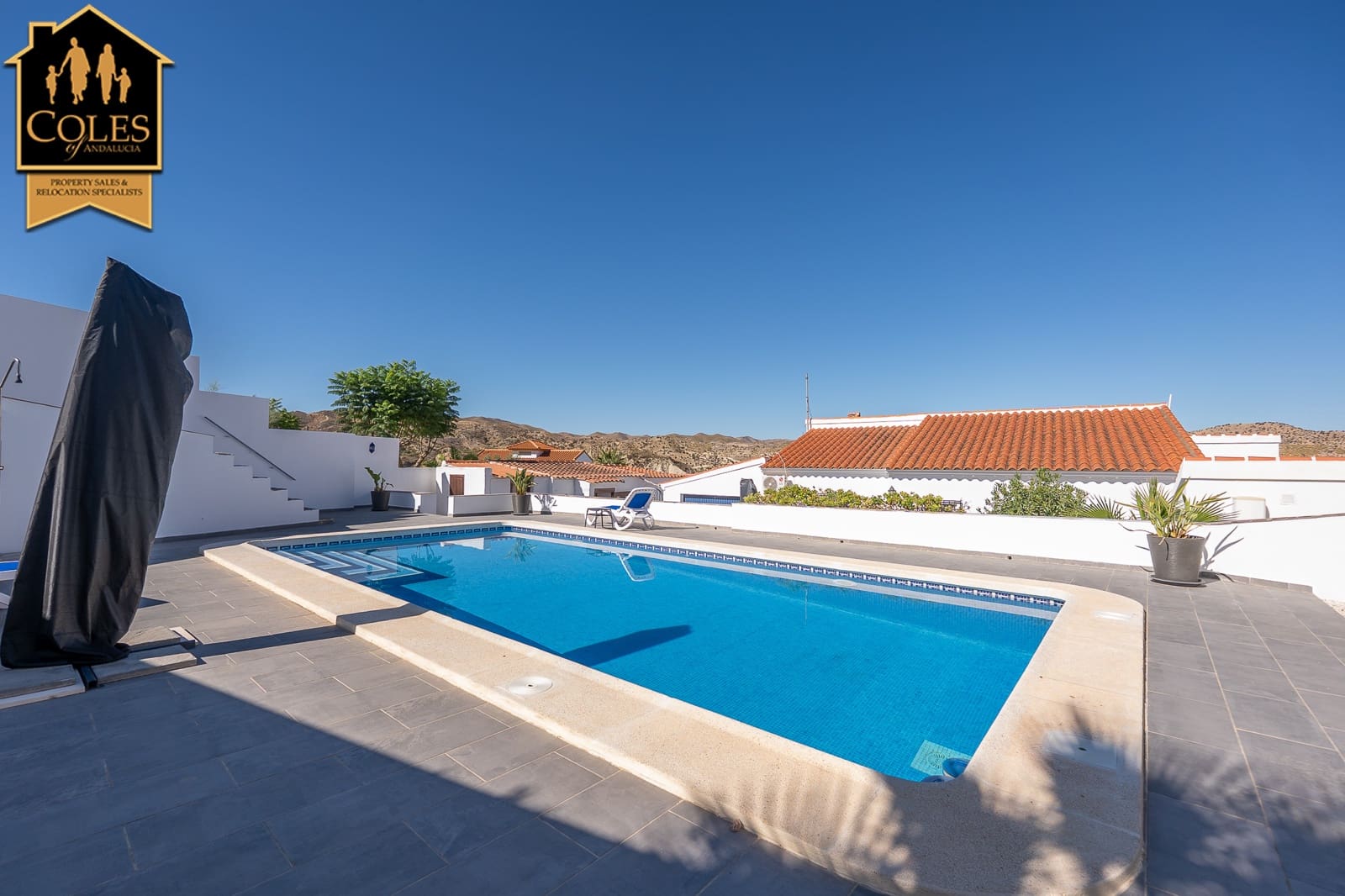 4 bedroom Villa for sale in Arboleas with pool garage - € 299,999 (Ref: 10124728)