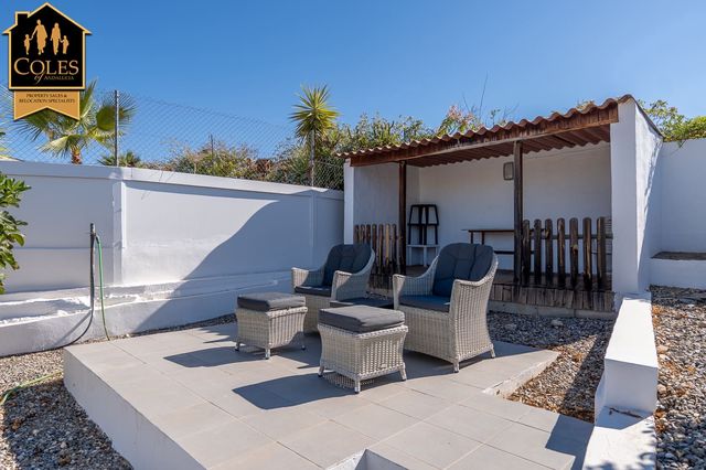 4 bedroom Villa for sale in Arboleas with pool garage - € 299,999 (Ref: 10124728)
