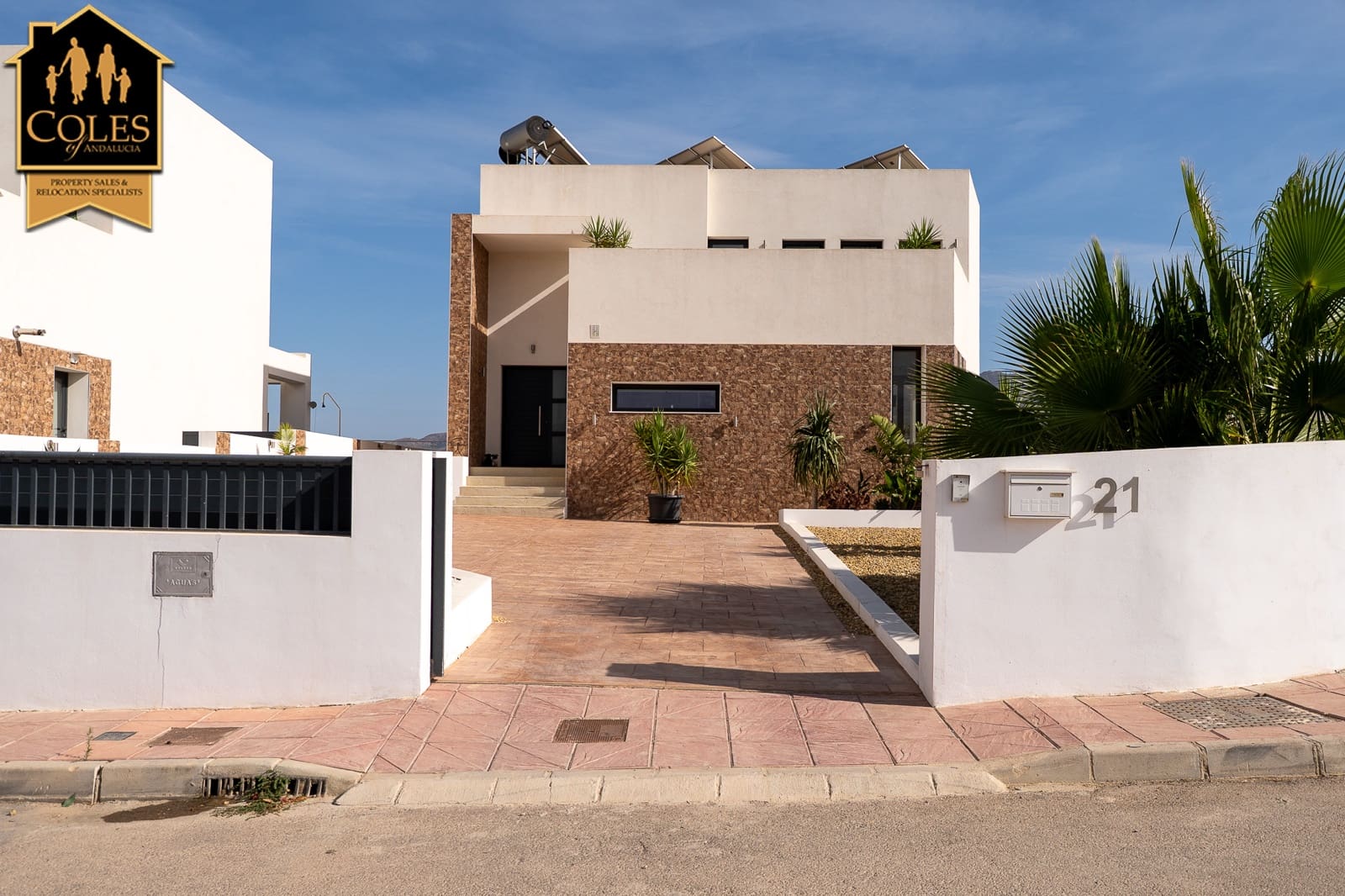 3 bedroom Villa for sale in Los Gallardos with pool garage - € 540,000 (Ref: 10155467)