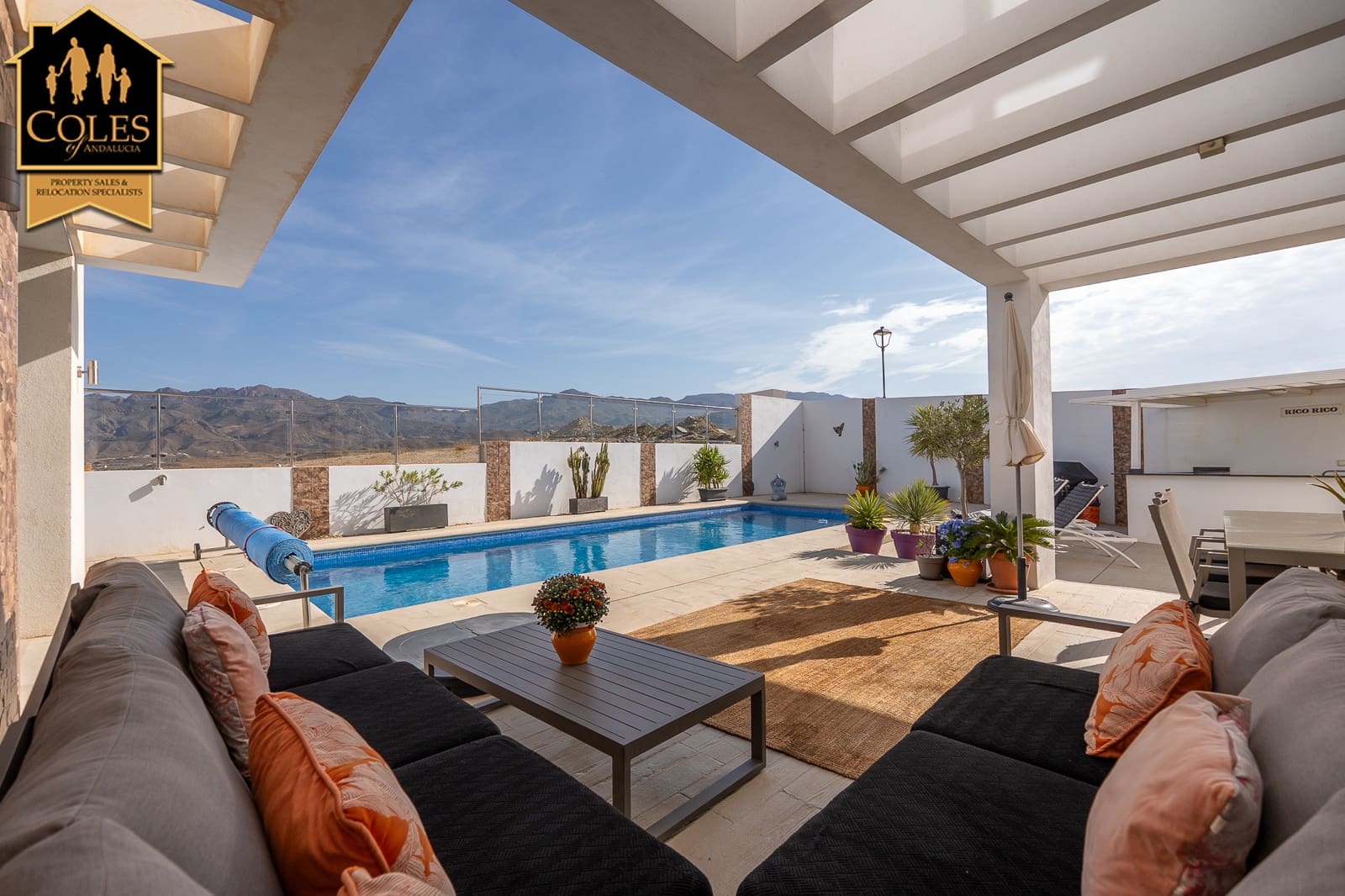 3 bedroom Villa for sale in Los Gallardos with pool garage - € 540,000 (Ref: 10155467)