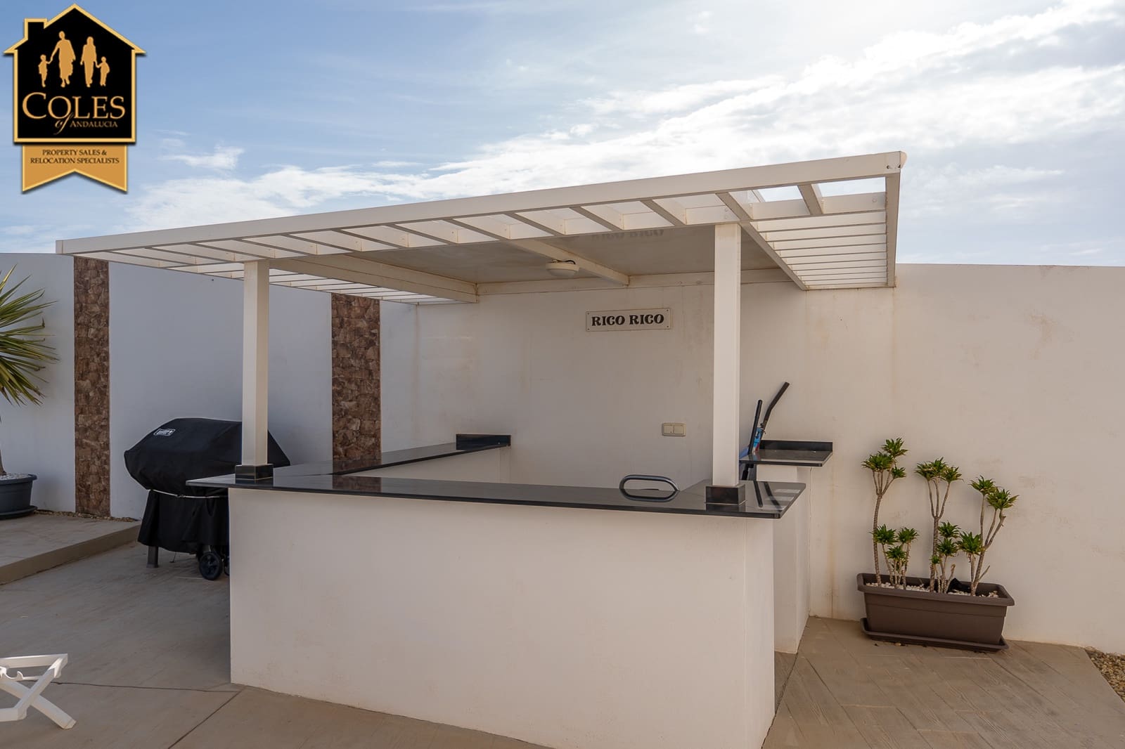 3 bedroom Villa for sale in Los Gallardos with pool garage - € 540,000 (Ref: 10155467)