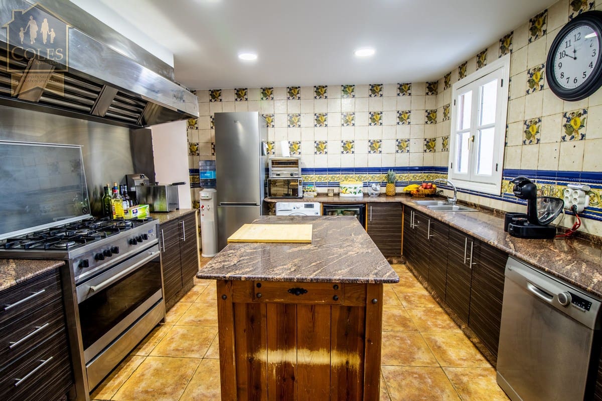 7 bedroom Finca/Country House for sale in Lorca with pool - € 625,000 (Ref: 6699096)