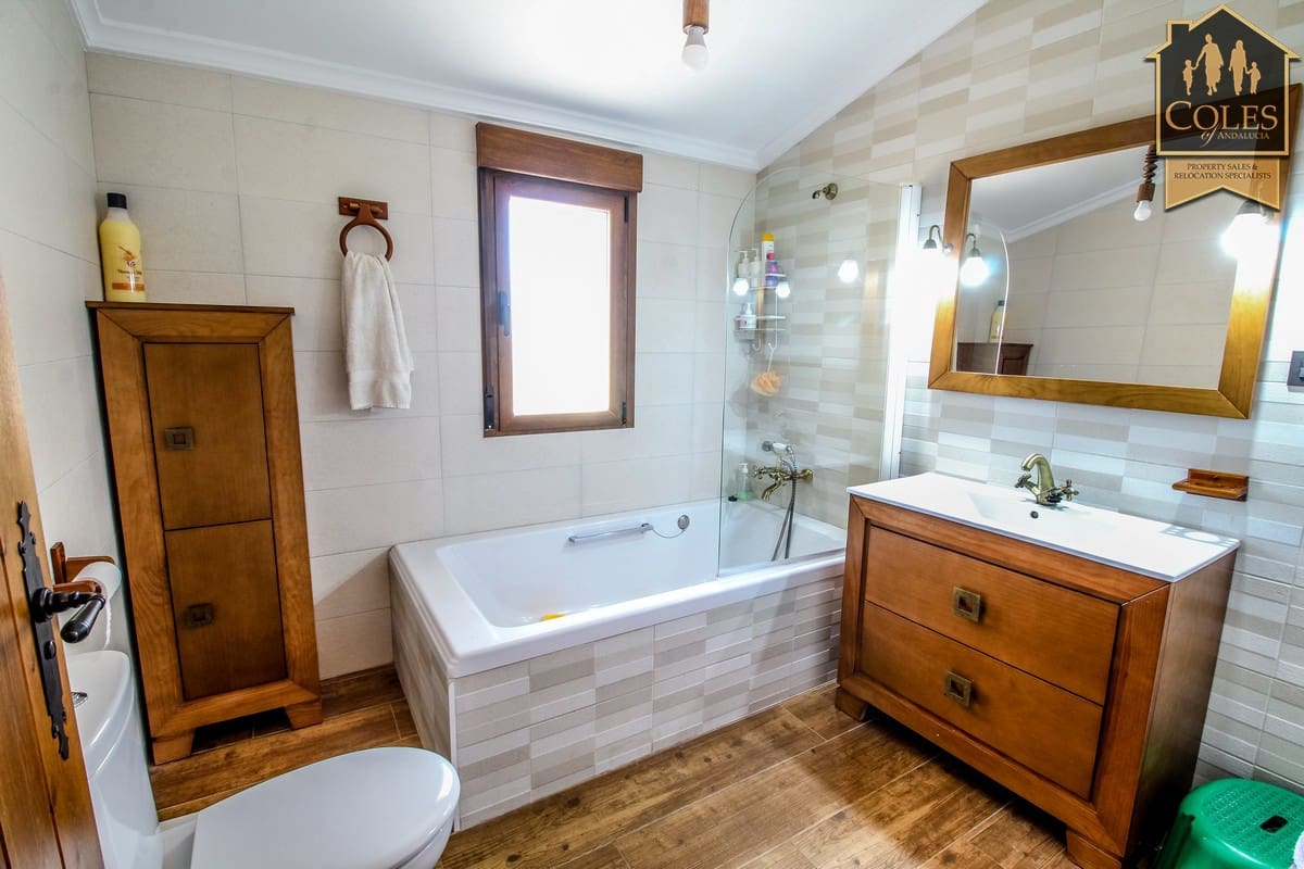 6 soverom Finca/Herregård til salgs i Velez-Blanco med svømmebasseng garasje - € 325 000 (Ref: 7617825)