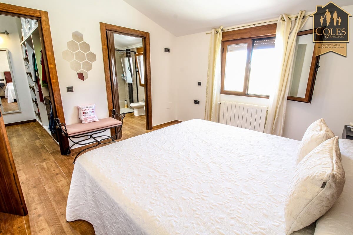 6 soverom Finca/Herregård til salgs i Velez-Blanco med svømmebasseng garasje - € 325 000 (Ref: 7617825)