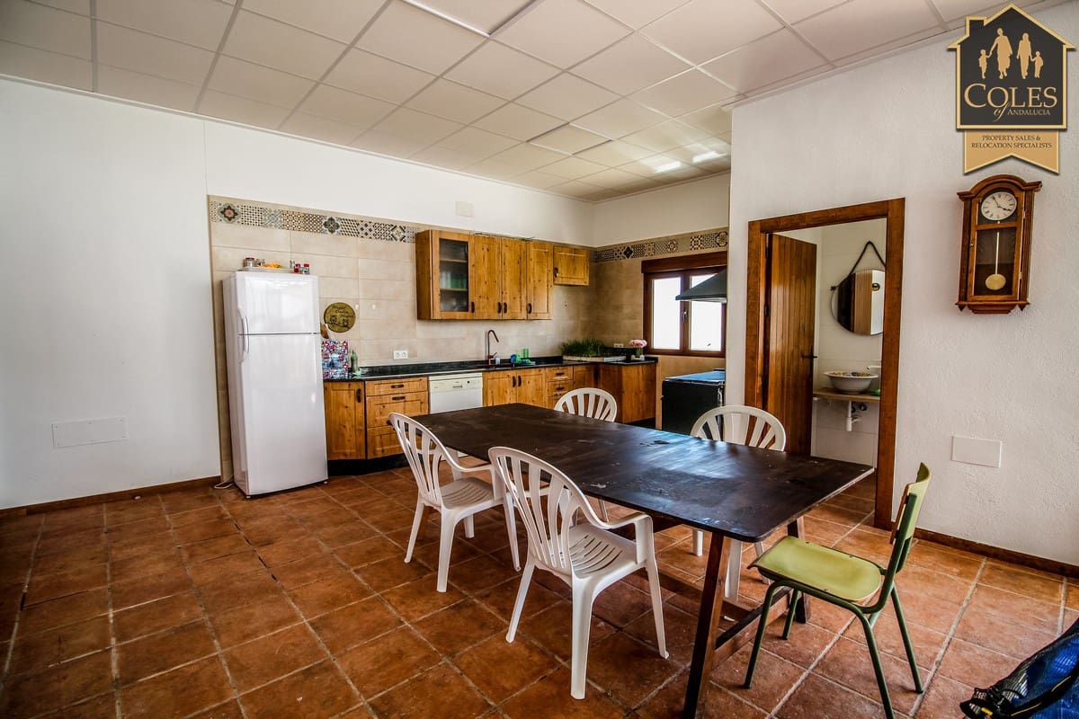 6 soverom Finca/Herregård til salgs i Velez-Blanco med svømmebasseng garasje - € 325 000 (Ref: 7617825)