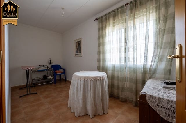 5 makuuhuone Omakotitalo myytävänä paikassa El Contador, Chirivel mukana 
autotalli - 155 000 € (Ref: 8475335)