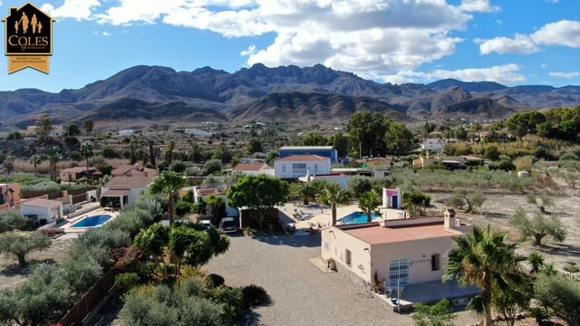 3 soveværelse Villa til salg i Turre med swimmingpool - € 449.000 (Ref: 8578565)