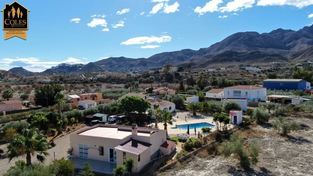 3 soveværelse Villa til salg i Turre med swimmingpool - € 449.000 (Ref: 8578565)