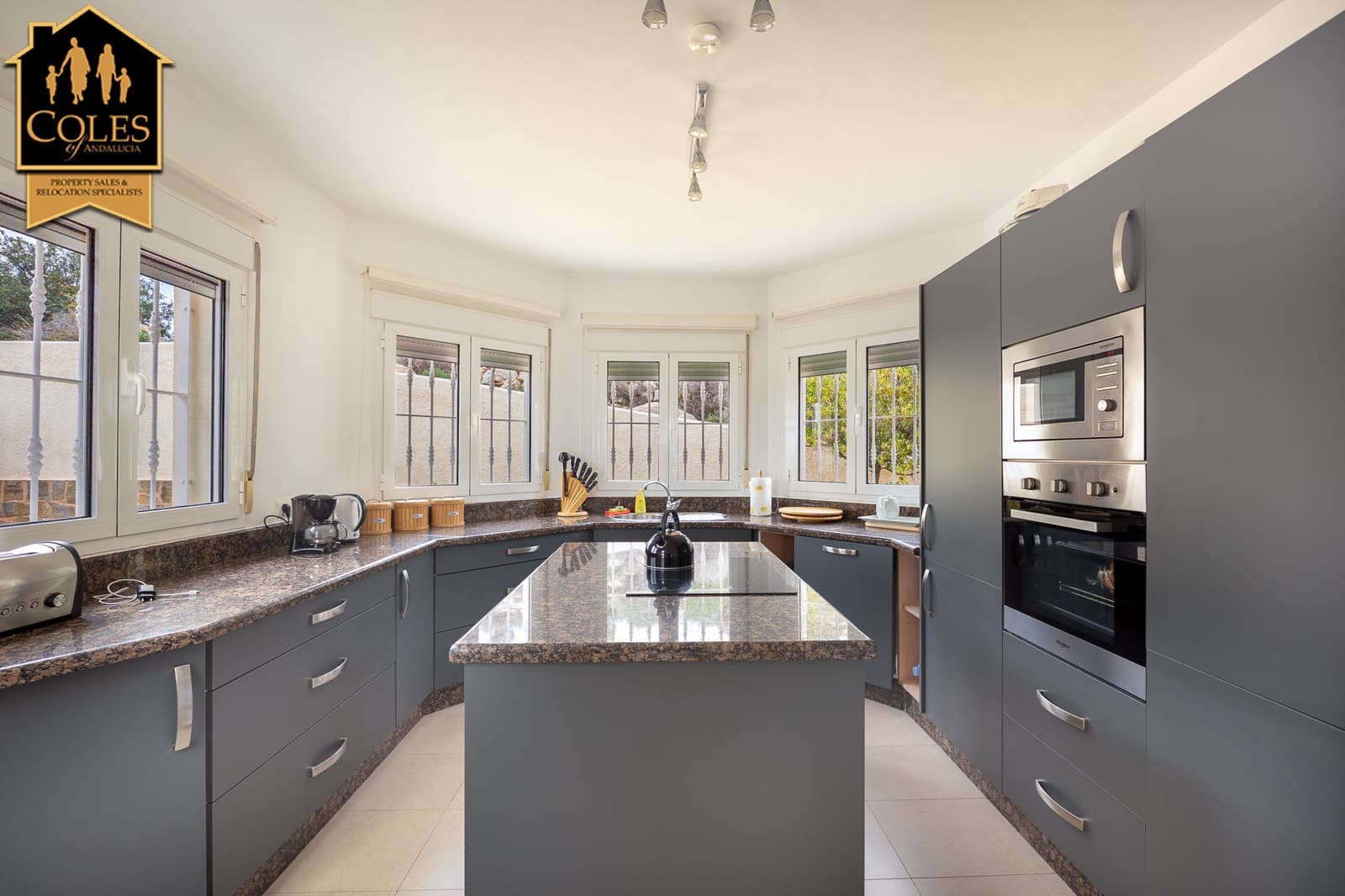 4 soverom Villa til salgs i Bedar med svømmebasseng garasje - € 525 000 (Ref: 8944862)