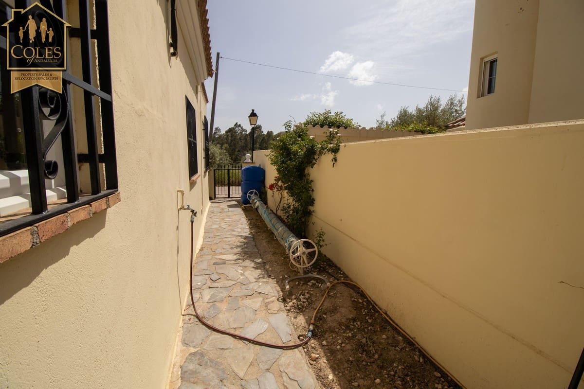 3 soveværelse Villa til salg i Cariatiz med swimmingpool - € 229.950 (Ref: 8970976)