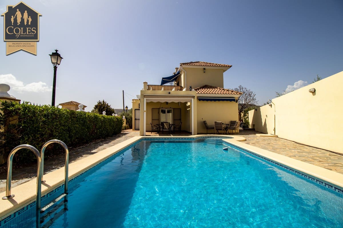 3 soveværelse Villa til salg i Cariatiz med swimmingpool - € 229.950 (Ref: 8970976)