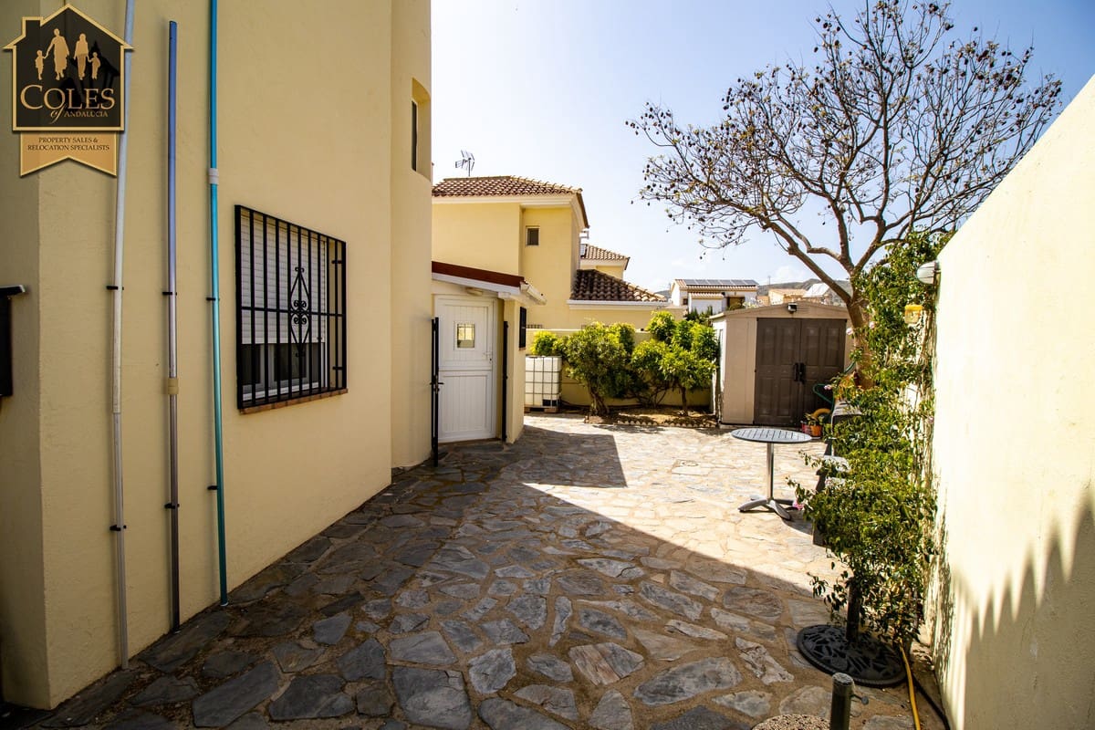 3 soveværelse Villa til salg i Cariatiz med swimmingpool - € 229.950 (Ref: 8970976)