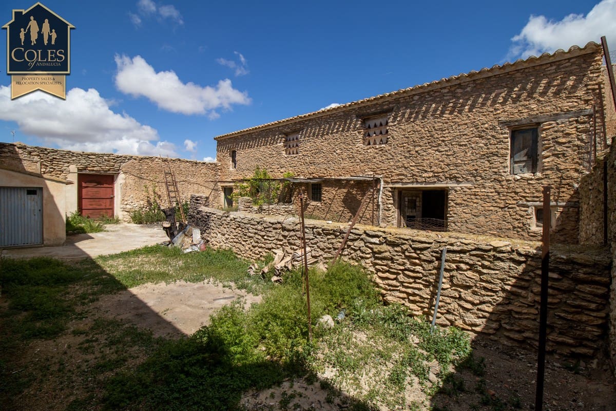 6 makuuhuone Omakotitalo myytävänä paikassa El Contador mukana 
autotalli - 124 950 € (Ref: 8997545)