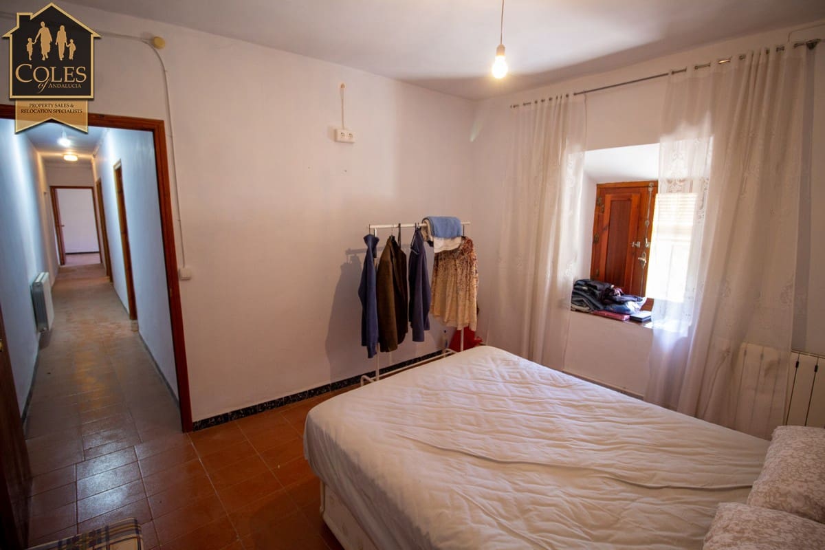 6 makuuhuone Omakotitalo myytävänä paikassa El Contador mukana 
autotalli - 124 950 € (Ref: 8997545)