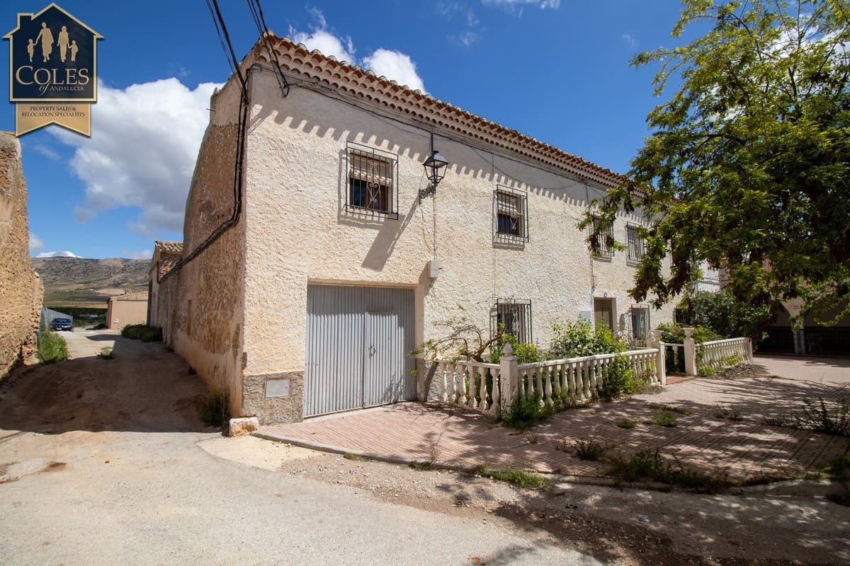 6 makuuhuone Omakotitalo myytävänä paikassa El Contador mukana 
autotalli - 124 950 € (Ref: 8997545)