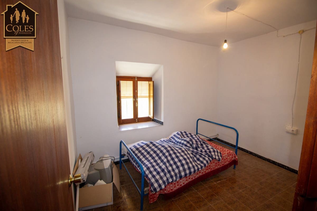 6 makuuhuone Omakotitalo myytävänä paikassa El Contador mukana 
autotalli - 124 950 € (Ref: 8997545)