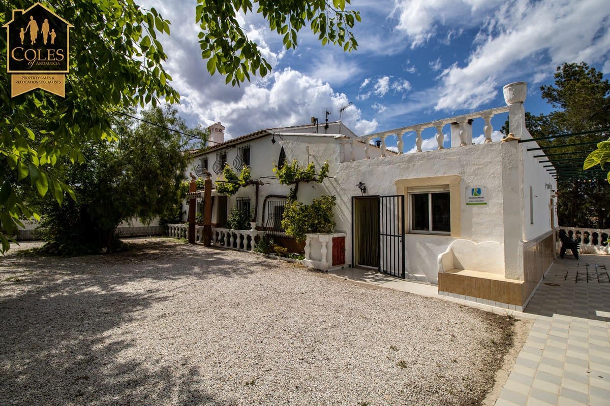 7 soveværelse Finca/Landehus til salg i Velez-Rubio med swimmingpool garage - € 365.000 (Ref: 9023212)