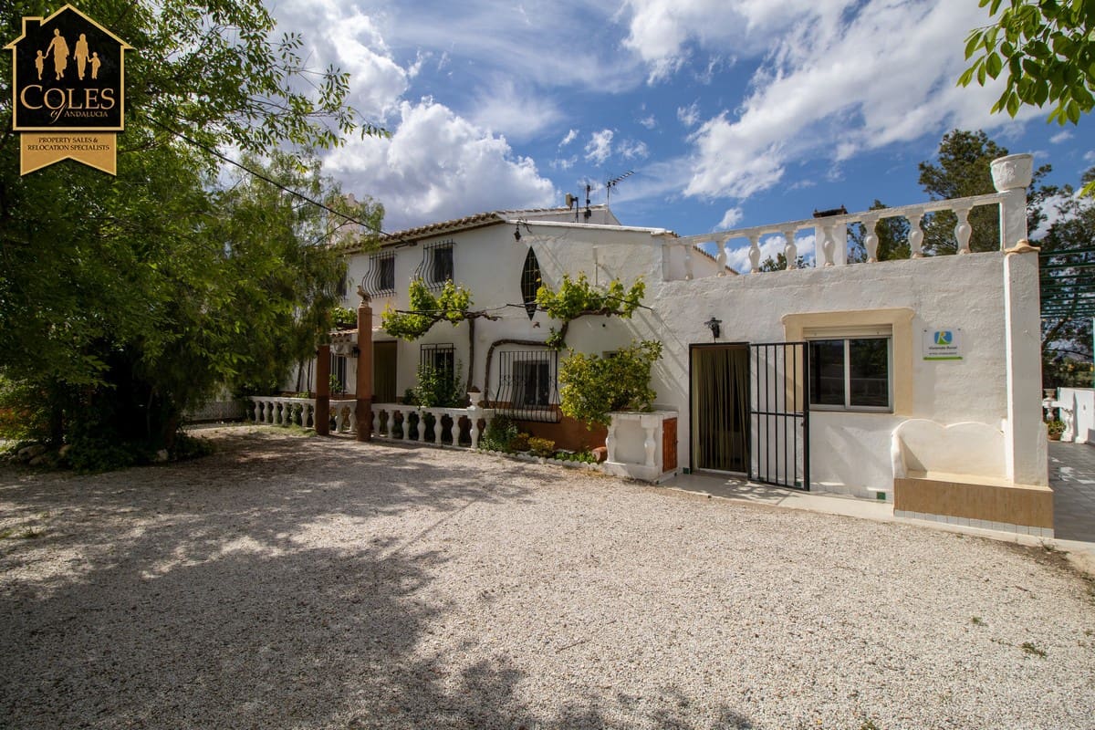 7 soveværelse Finca/Landehus til salg i Velez-Rubio med swimmingpool garage - € 365.000 (Ref: 9023212)