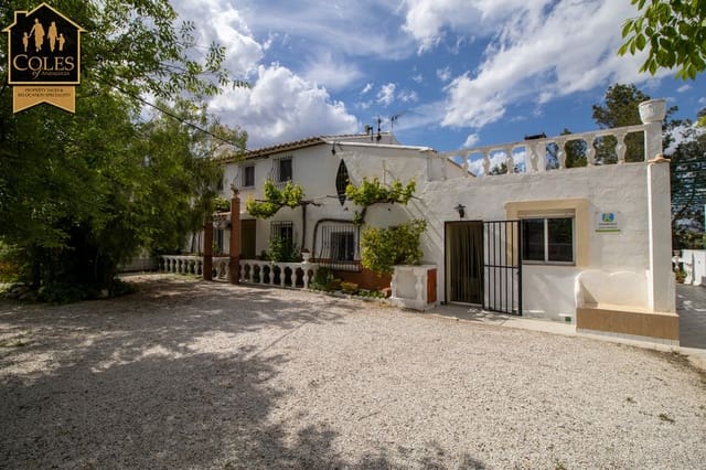 7 soveværelse Finca/Landehus til salg i Vélez-Rubio med swimmingpool garage - € 365.000 (Ref: 9023212)