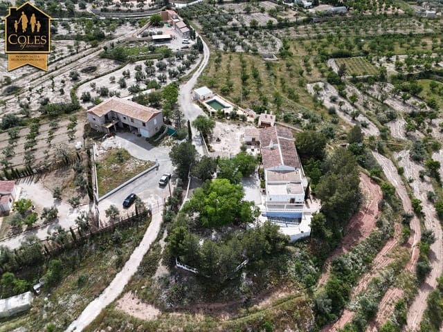 7 soveværelse Finca/Landehus til salg i Vélez-Rubio med swimmingpool garage - € 365.000 (Ref: 9023212)