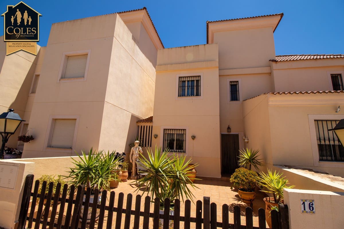 3 soveværelse Byhus til salg i Alfaix med swimmingpool - € 169.950 (Ref: 9024938)