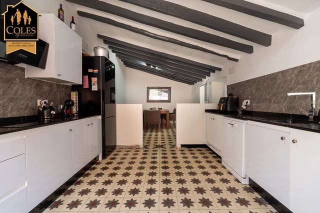 6 bedroom Townhouse for sale in Los Gallardos with pool garage - € 399,999 (Ref: 9125899)