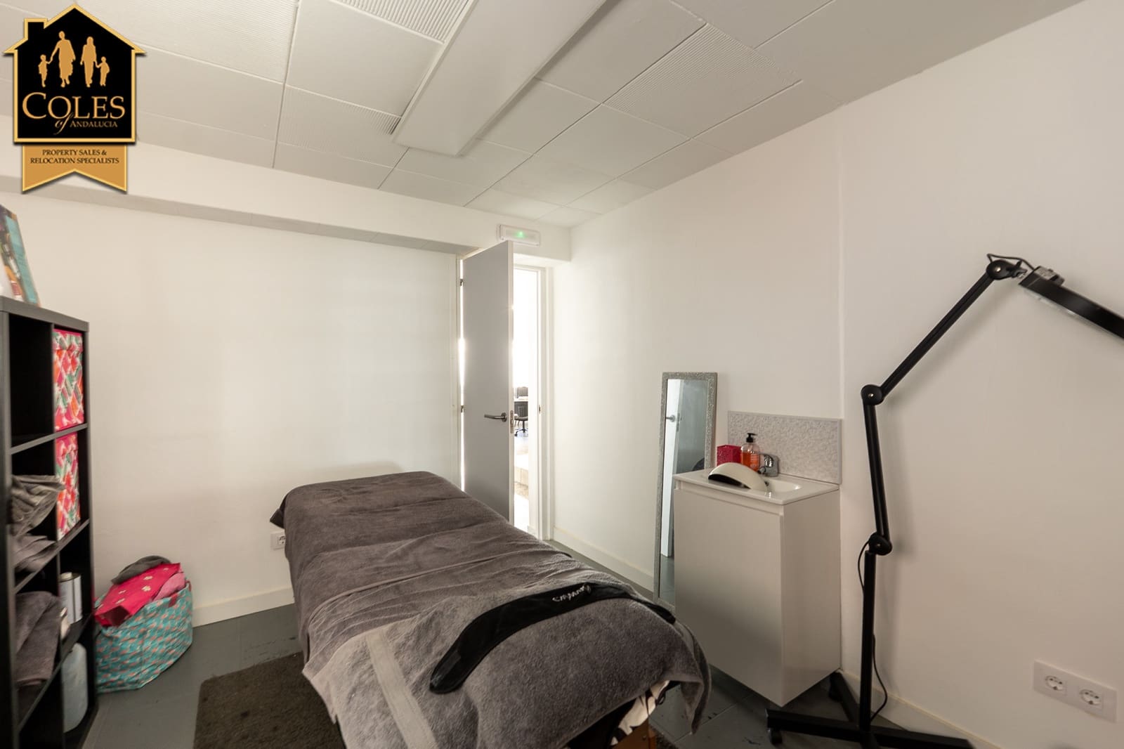 6 bedroom Townhouse for sale in Los Gallardos with pool garage - € 399,999 (Ref: 9125899)