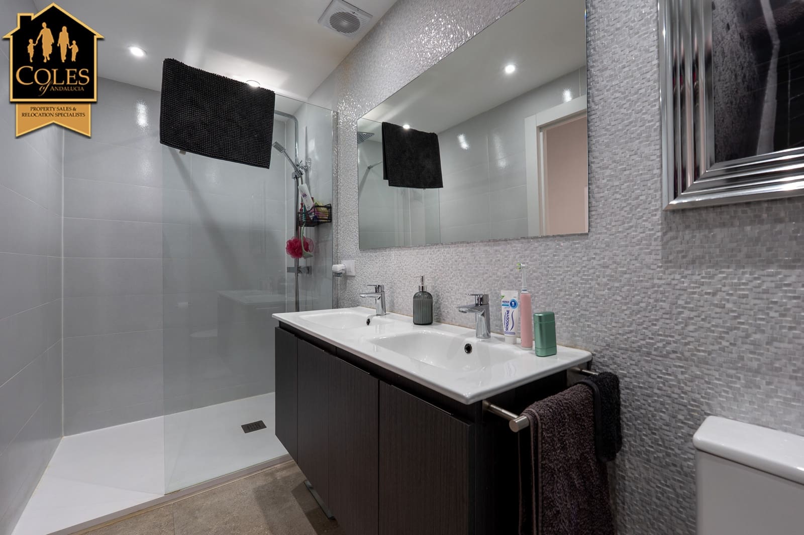 6 bedroom Townhouse for sale in Los Gallardos with pool garage - € 399,999 (Ref: 9125899)