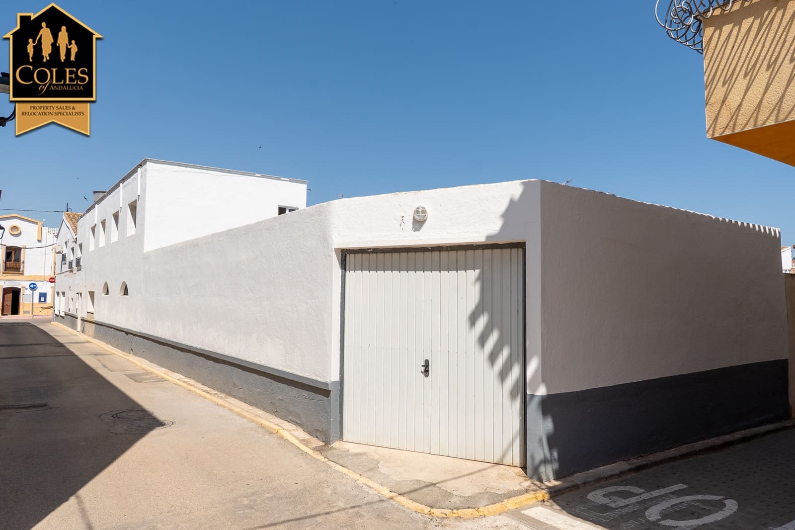 6 bedroom Townhouse for sale in Los Gallardos with pool garage - € 399,999 (Ref: 9125899)