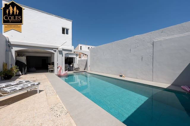 6 bedroom Townhouse for sale in Los Gallardos with pool garage - € 399,999 (Ref: 9125899)