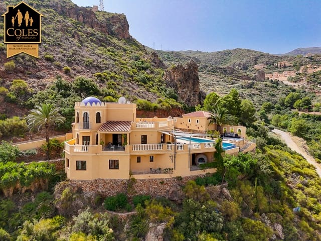 4 soveværelse Villa til salg i Turre med swimmingpool garage - € 899.950 (Ref: 9205277)