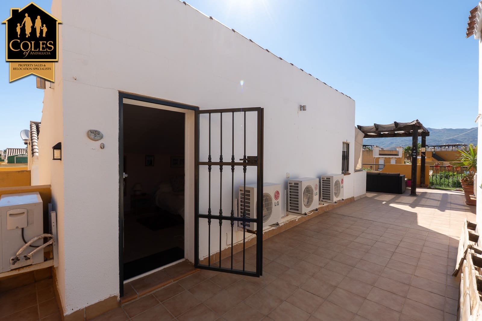 4 soveværelse Semi-Rækkehus til salg i Los Gallardos med swimmingpool garage - € 169.995 (Ref: 9227989)