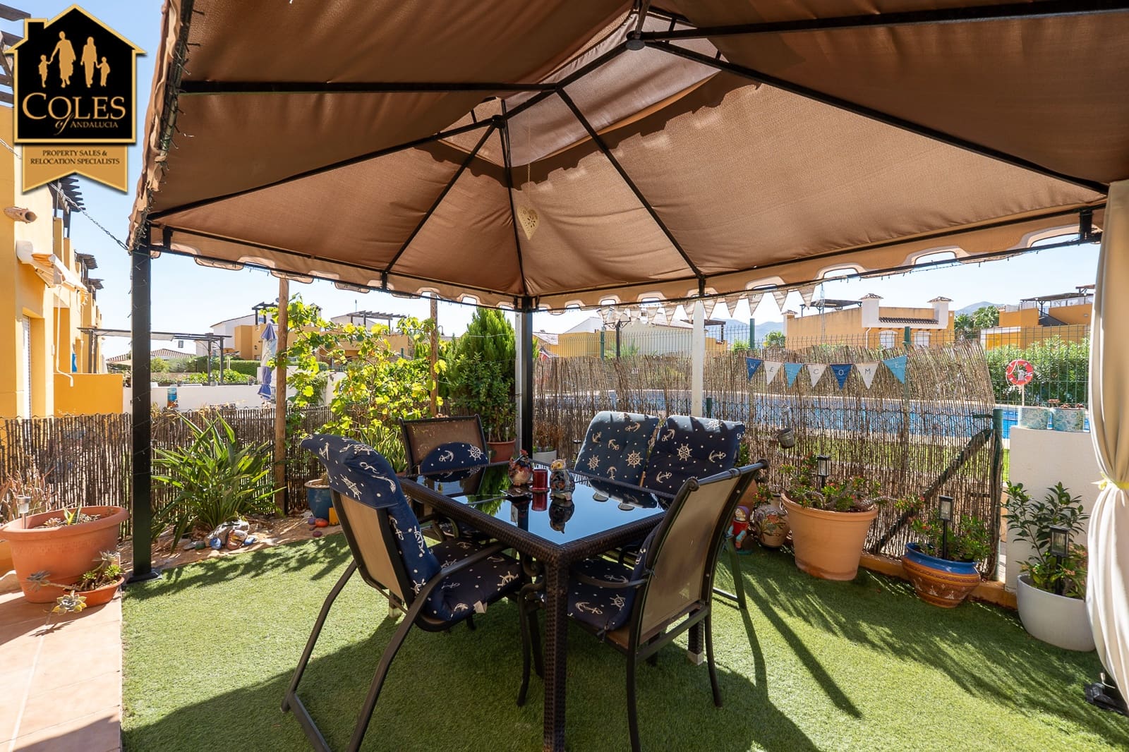 4 soveværelse Semi-Rækkehus til salg i Los Gallardos med swimmingpool garage - € 169.995 (Ref: 9227989)