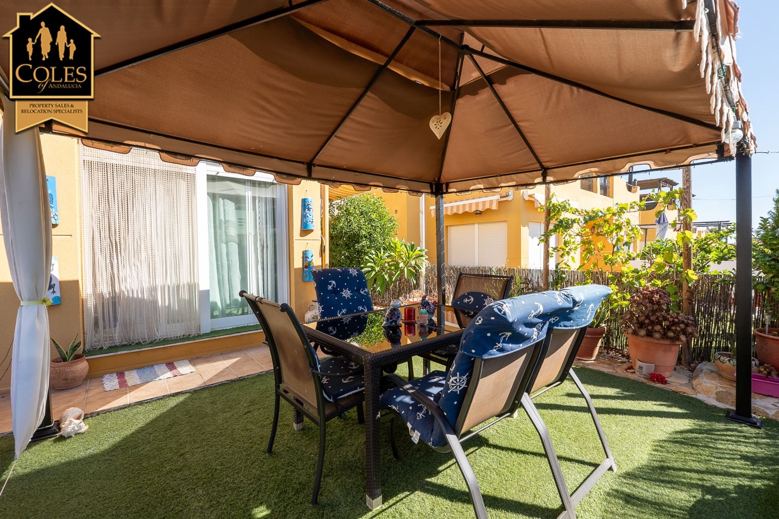 4 soveværelse Semi-Rækkehus til salg i Los Gallardos med swimmingpool garage - € 169.995 (Ref: 9227989)