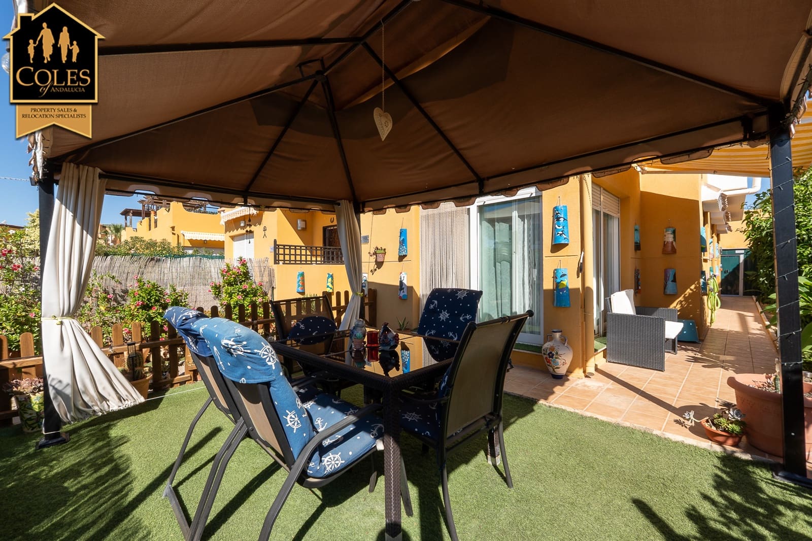 4 soveværelse Semi-Rækkehus til salg i Los Gallardos med swimmingpool garage - € 169.995 (Ref: 9227989)