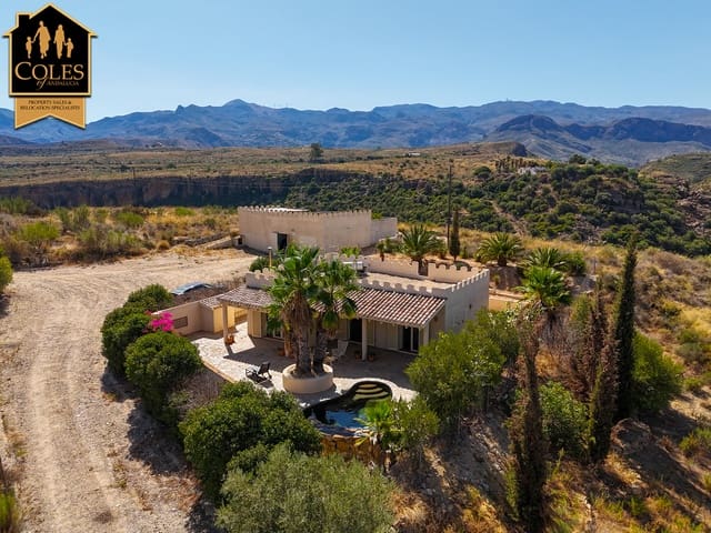 2 soveværelse Villa til salg i Los Gallardos med swimmingpool garage - € 309.995 (Ref: 9249136)