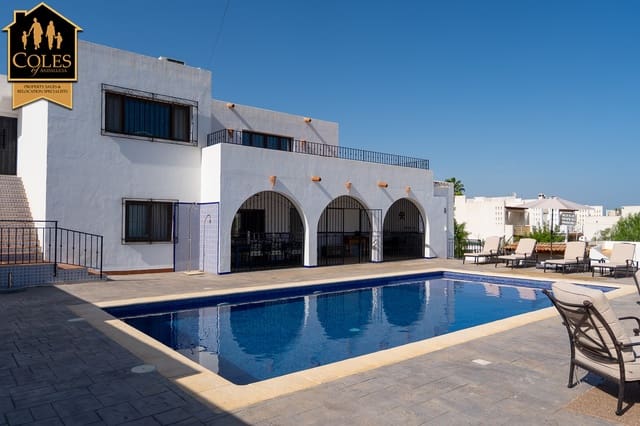 4 bedroom Villa for sale in Mojácar with pool garage - € 649,995 (Ref: 9324364)