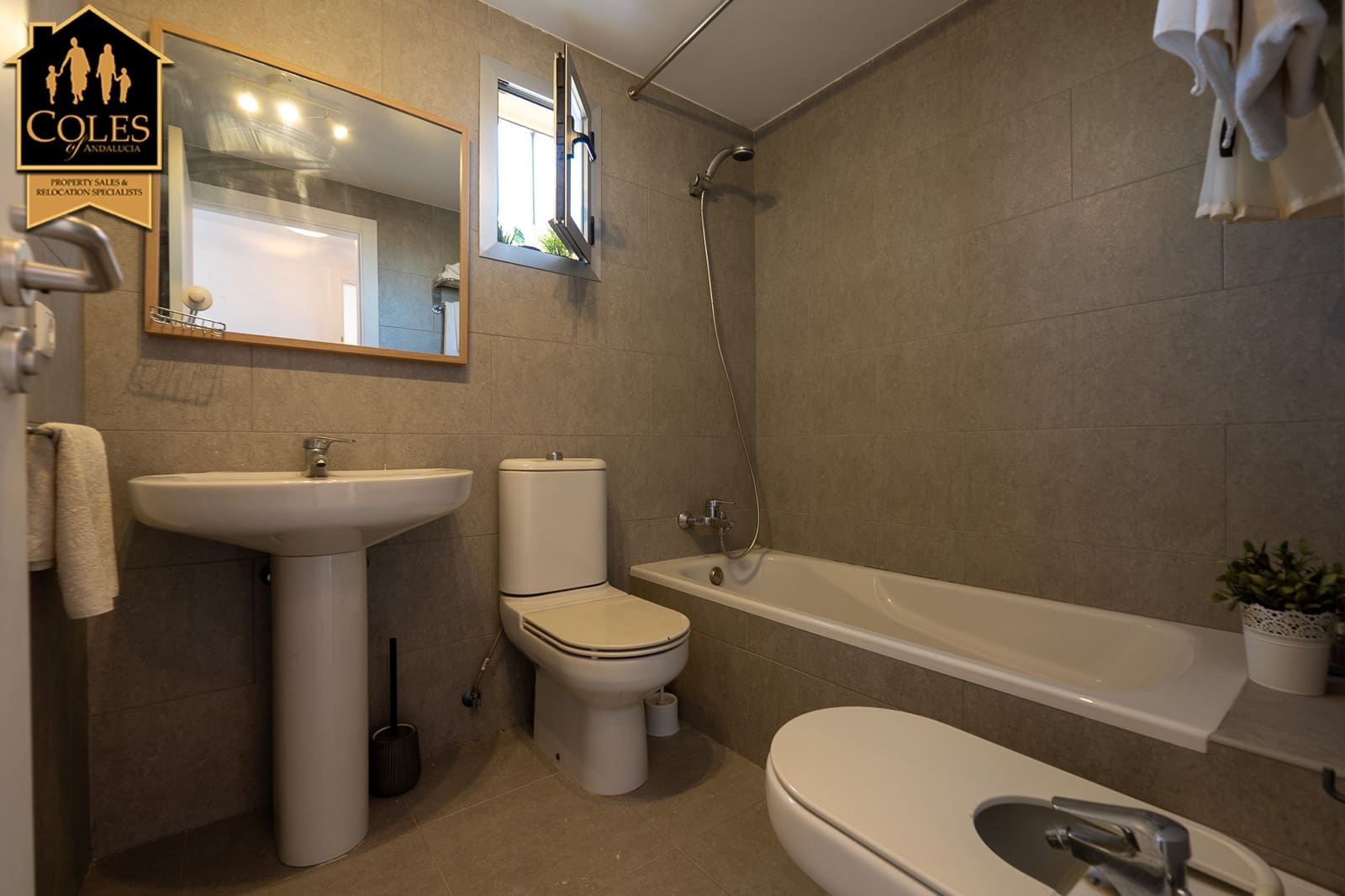 2 sypialnia Dom blizniak na sprzedaż w Valle del Este z basenem garażem - 309 995 € (Ref: 9372384)