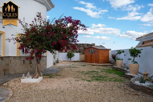 3 soveværelse Villa til salg i Partaloa med swimmingpool garage - € 275.000 (Ref: 9373706)