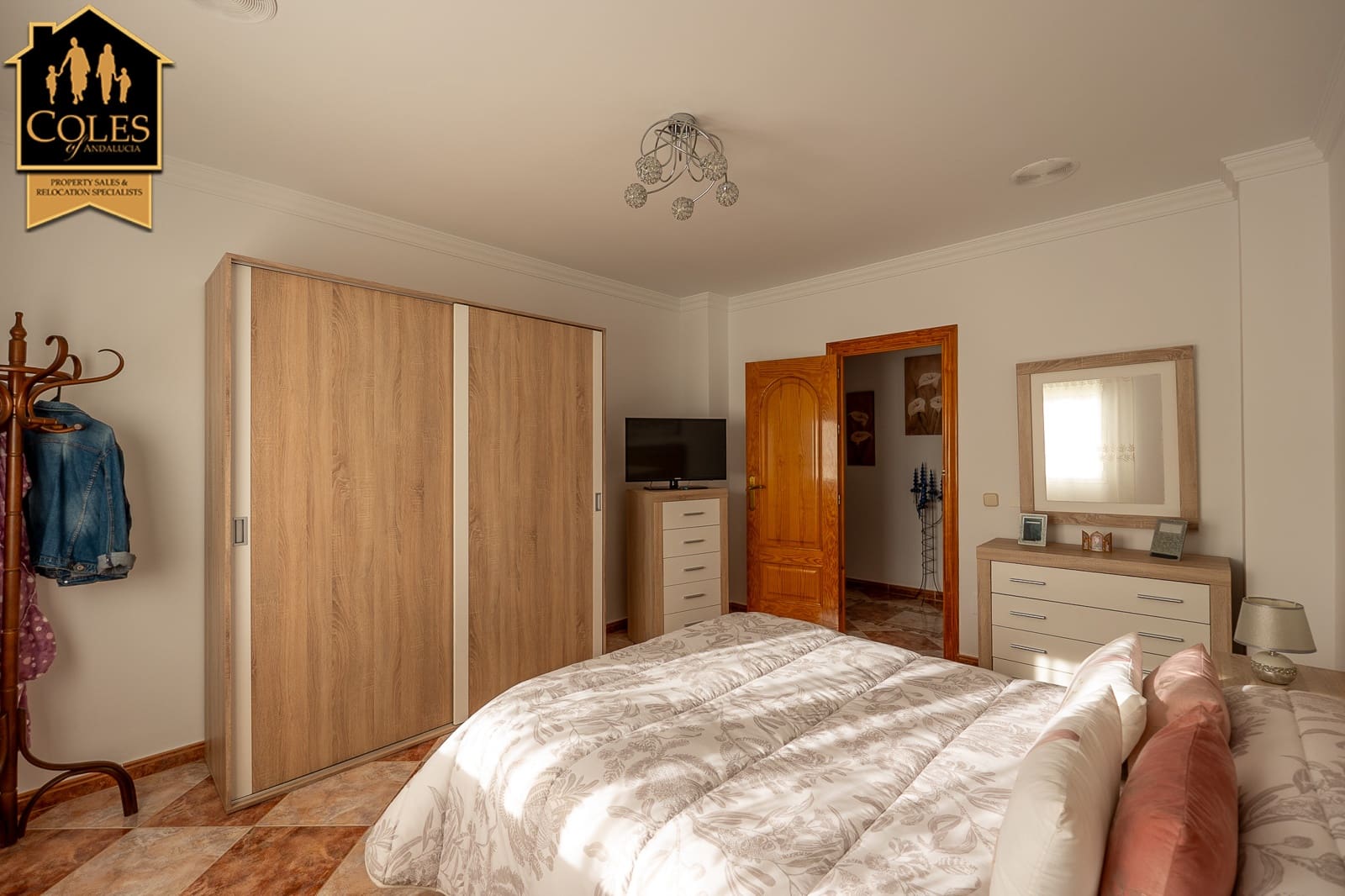 4 bedroom Townhouse for sale in Turre with garage - € 320,000 (Ref: 9401801)