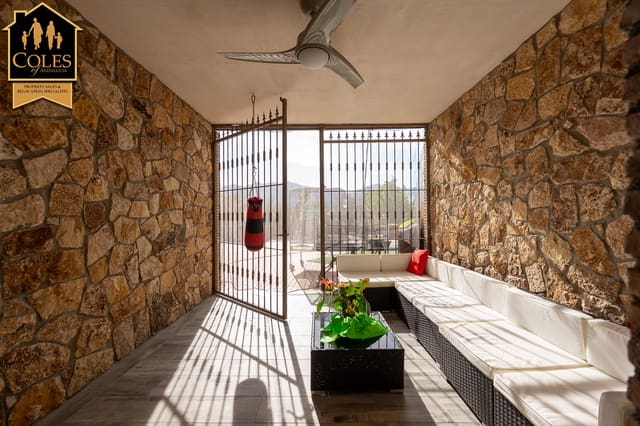 5 makuuhuone Huvila myytävänä paikassa Turre mukana 
autotalli - 460 000 € (Ref: 9401973)