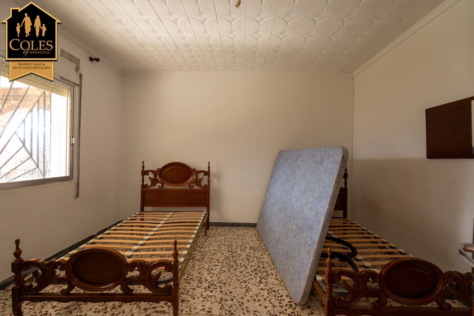 4 bedroom Villa for sale in Los Gallardos with garage - € 250,000 (Ref: 9409688)