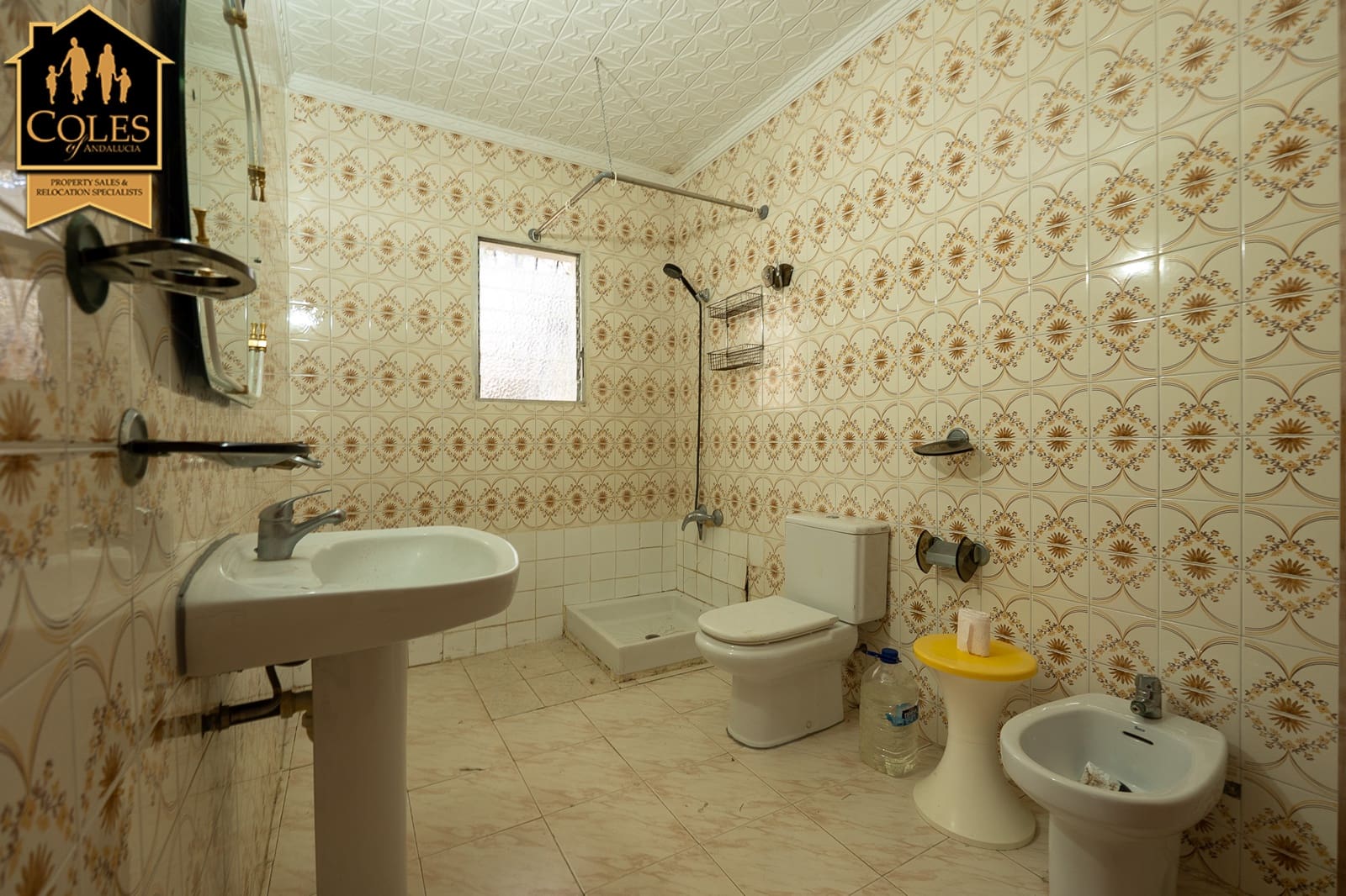 4 bedroom Villa for sale in Los Gallardos with garage - € 250,000 (Ref: 9409688)