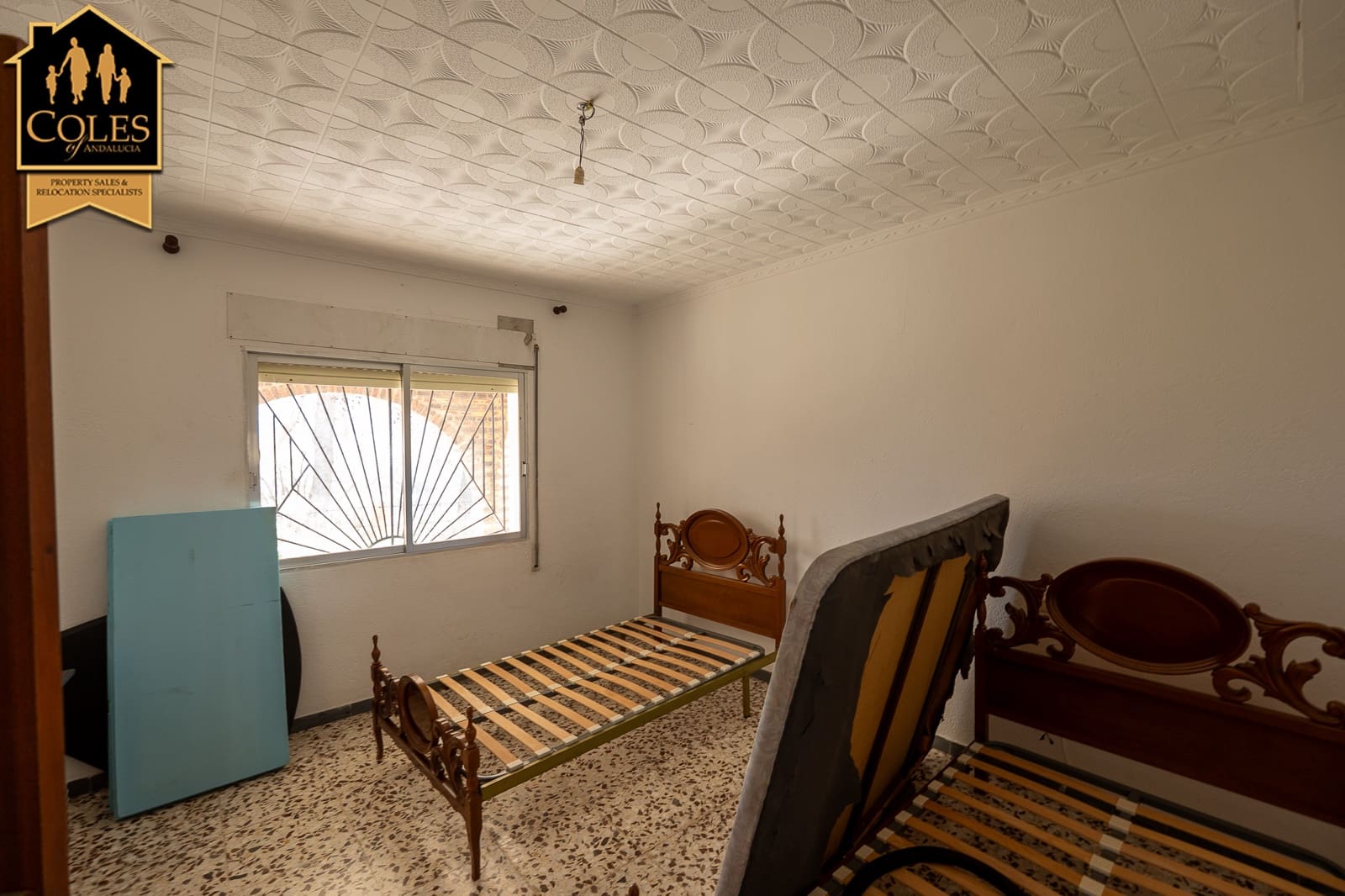 4 bedroom Villa for sale in Los Gallardos with garage - € 250,000 (Ref: 9409688)