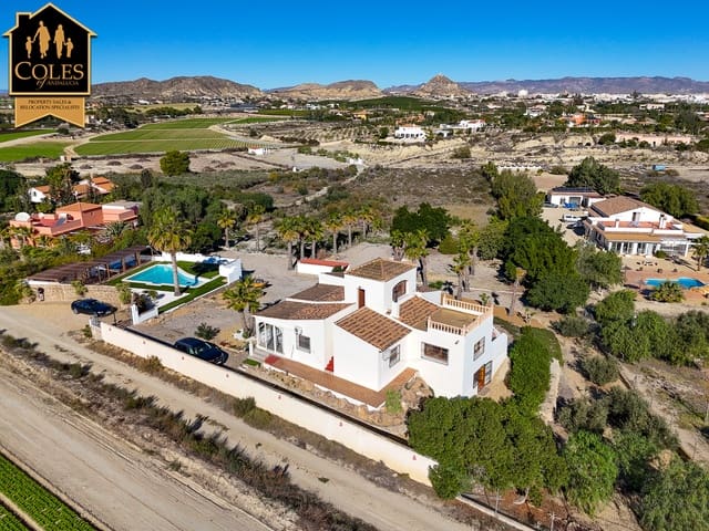 5 Zimmer Villa zu verkaufen in Vera Ciudad, Vera mit Pool Garage - 559.995 € (Ref: 9432417)